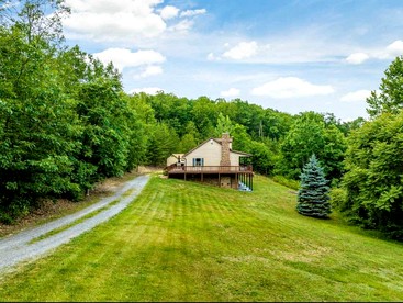 Secluded Modern-Rustic Cabin with Hot Tub & Sunrise Old Rag Views near Shenandoah National Park, Luray VA - Luray, Virginia - glamping.directory
