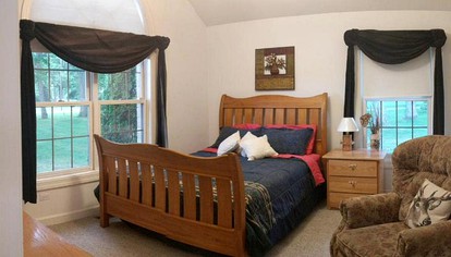 Luxury Vacation Rental with Kayaks and Canoes near Kalamazoo in Michigan - Kalamazoo, Michigan - glamping.directory