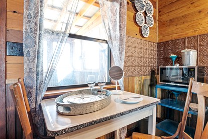Unique Cabin Perfect for Stargazing in Texas Wine Country in Downtown Fredericksburg - Fredericksburg, Texas - glamping.directory