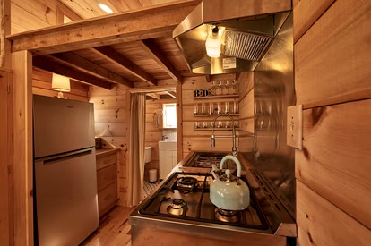 Cute Wooden Tiny House on a Beautiful Farm near Bethel Woods for a Romantic Getaway in Woodridge, New York - Woodridge, New York - glamping.directory