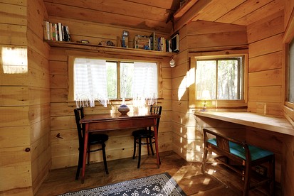Cute Wooden Tiny House on a Beautiful Farm near Bethel Woods for a Romantic Getaway in Woodridge, New York - Woodridge, New York - glamping.directory