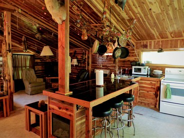 Farmhouse Cabin Getaway near Ozark Forest in Arkansas - Marshall, Arkansas - glamping.directory