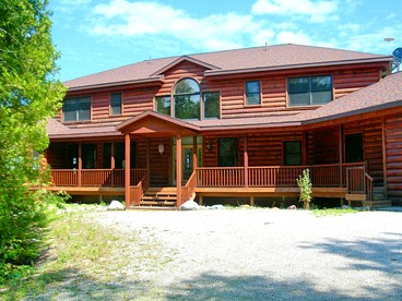 Cozy Room in Bed and Breakfast for Relaxing Getaway on Lake Huron, Michigan - glamping.directory