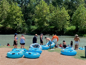 Fun-Filled Glamping Adventure by the San Marcos River: Luxurious Safari Tent near Kingsbury, Texas, Perfect for Families - Kingsbury, Texas - glamping.directory