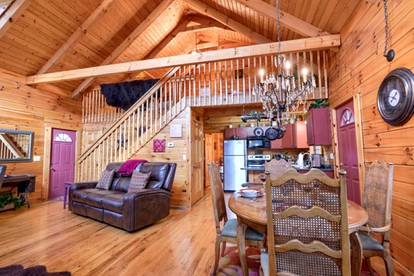 Wonderful Ohio Getaways in this Wonderful Cabin Rental with Hot Tub - Logan, Ohio - glamping.directory