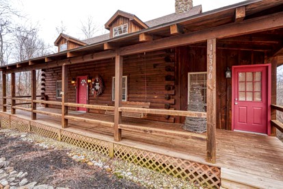 Wonderful Ohio Getaways in this Wonderful Cabin Rental with Hot Tub - Logan, Ohio - glamping.directory