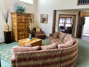 Impressive Cabin Rental on a Golf Course for Getaways in Durango, Colorado - Durango, Colorado - glamping.directory