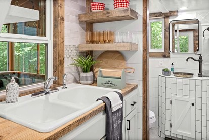 Off-Grid Cabin Surrounded by Trees in Pineville, Missouri - Pineville, Missouri - glamping.directory