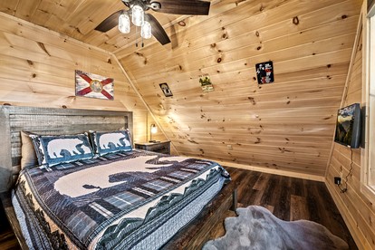 Outstanding Cabin with Air Hockey Table Beautifully Designed in Tennessee - Sevierville, Tennessee - glamping.directory