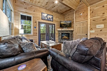 Outstanding Cabin with Air Hockey Table Beautifully Designed in Tennessee - Sevierville, Tennessee - glamping.directory