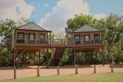 Waterfront Cabin #15 near San Antonio, Texas - Marion, Texas - glamping.directory