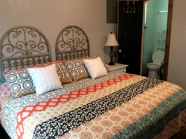 Charming Vacation Rental for a Riverfront Getaway near Lake Sardis, Oklahoma - Tuskahoma, Oklahoma - glamping.directory