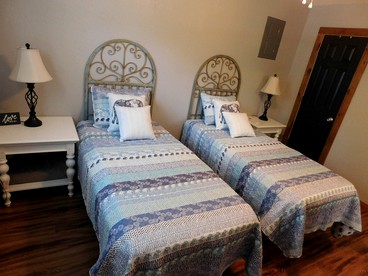 Charming Vacation Rental for a Riverfront Getaway near Lake Sardis, Oklahoma - Tuskahoma, Oklahoma - glamping.directory