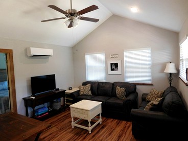 Charming Vacation Rental for a Riverfront Getaway near Lake Sardis, Oklahoma - Tuskahoma, Oklahoma - glamping.directory
