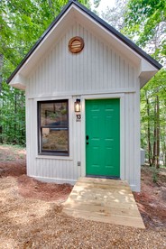 Sweet Tiny House Nestled Among the Towering Trees in Alabama - glamping.directory