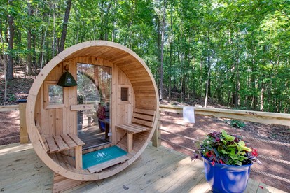 Sweet Tiny House Nestled Among the Towering Trees in Alabama - Scottsboro, Alabama - glamping.directory