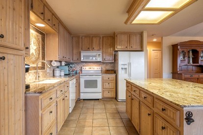 Expansive Pet-Friendly Lakeside Vacation Rental with Fenced Yard in Canyon Lake, Texas - Canyon Lake, Texas - glamping.directory