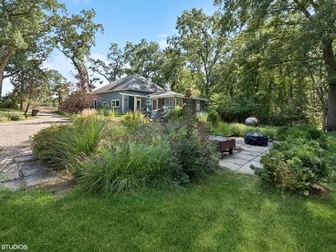 Pet Friendly Cottage in Grand Beach, Michigan - glamping.directory