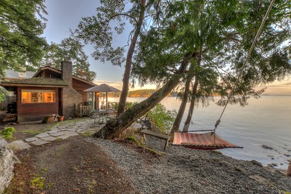 Waterfront Cottage Rental with Spectacular Sunset Views on Orcas Island, Washington - glamping.directory