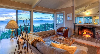 Waterfront Cottage Rental with Spectacular Sunset Views on Orcas Island, Washington - Deer Harbor, Washington - glamping.directory