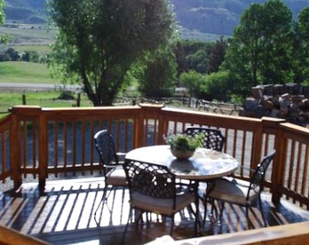 Spacious Family Cabin Rental near Yellowstone National Park in Montana - Gardiner, Montana - glamping.directory