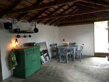 Spacious Family Cabin Rental near Yellowstone National Park in Montana - Gardiner, Montana - glamping.directory