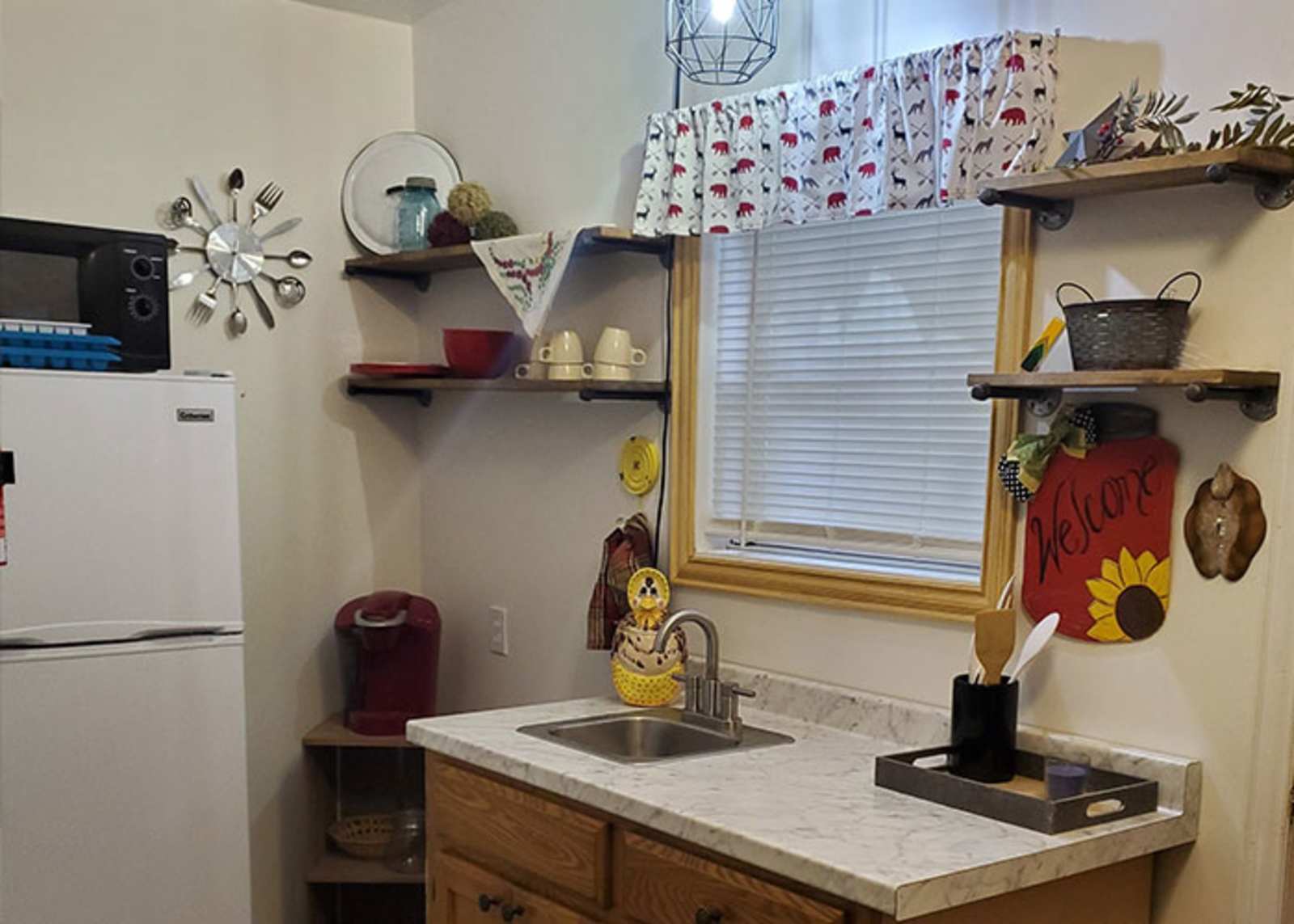 Cozy Cabin The Ozarks - Hagarville, Arkansas - glamping.directory