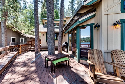 Fabulous Lakefront Group Cabin with Game Room, Outdoor Pool and Tennis Court in Groveland, California - Groveland, California - glamping.directory