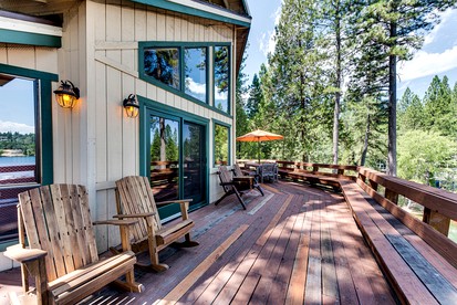 Fabulous Lakefront Group Cabin with Game Room, Outdoor Pool and Tennis Court in Groveland, California - Groveland, California - glamping.directory