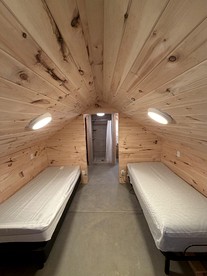 Cozy Rustic Cabin Retreat Perfect After a Day of Adventure in London, Kentucky - London, Kentucky - glamping.directory