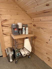 Cozy Rustic Cabin Retreat Perfect After a Day of Adventure in London, Kentucky - London, Kentucky - glamping.directory