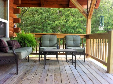 Two-Story Log Cabin Rental with a Hot Tub near Upper Meramec River, Missouri - Steelville, Missouri - glamping.directory