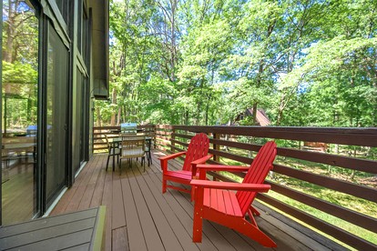 Breathtaking A-frame with Hot-tub in Luray, Virginia - Luray, Virginia - glamping.directory