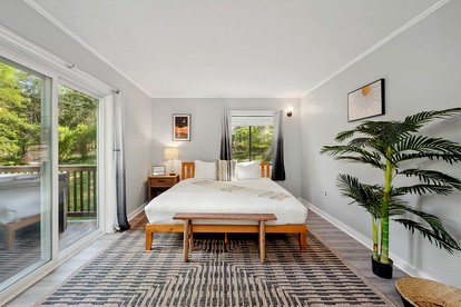 Breathtaking A-frame with Hot-tub in Luray, Virginia - Luray, Virginia - glamping.directory