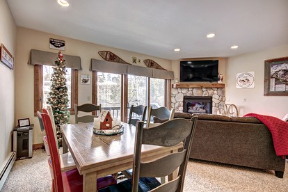 Fully-Equipped Breckenridge Cabin for Skiing Vacations in Colorado - Breckenridge, Colorado - glamping.directory