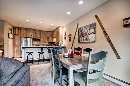 Fully-Equipped Breckenridge Cabin for Skiing Vacations in Colorado - Breckenridge, Colorado - glamping.directory