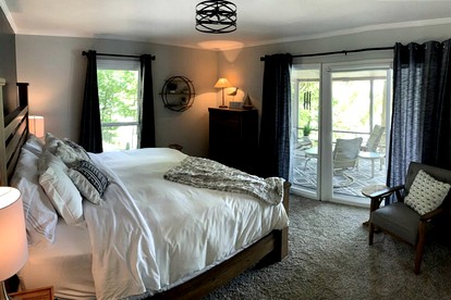 Inmerse in the Serenity of this Lakefront Cottage in Cadiz, Kentucky - Cadiz, Kentucky - glamping.directory