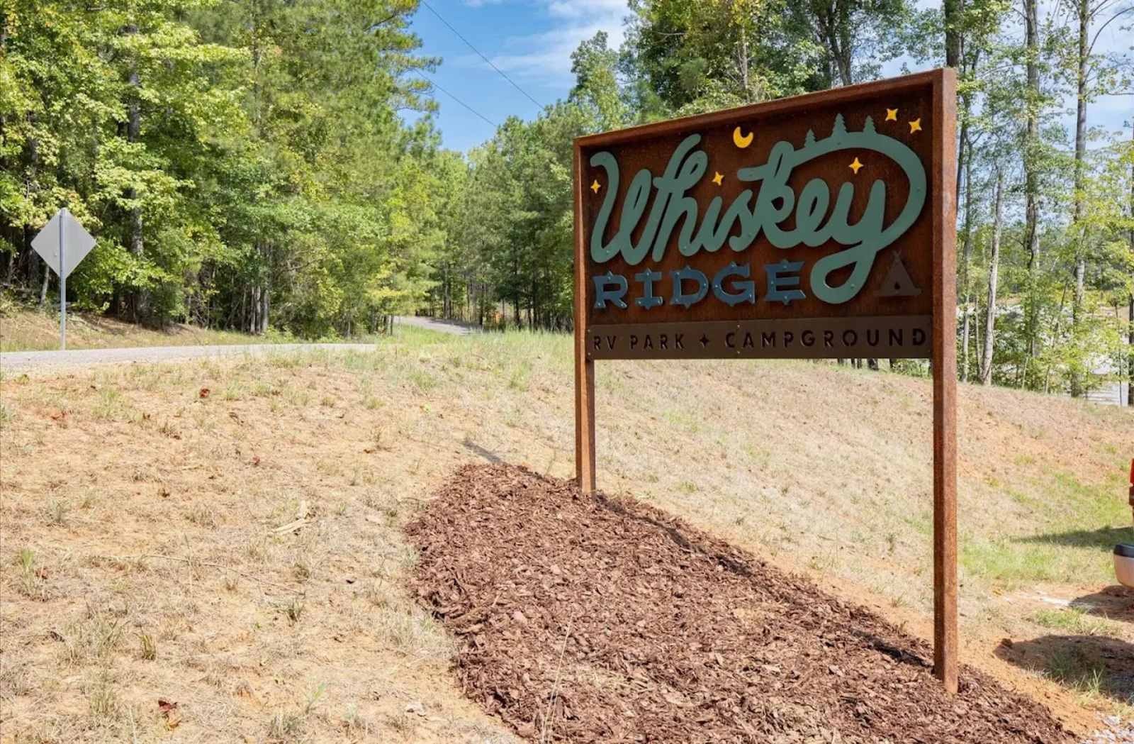 Whiskey Ridge RV Park - Reeltown, Alabama - glamping.directory