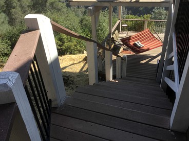 Comfortable Upper Floor Mountain Getaway in Penn Valley, California - Penn Valley, California - glamping.directory