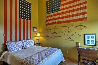 Solar-Powered Rocky Mountain Retreat for an Off-Grid Vacation in Colorado - Del Norte, Colorado - glamping.directory