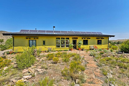 Solar-Powered Rocky Mountain Retreat for an Off-Grid Vacation in Colorado - Del Norte, Colorado - glamping.directory