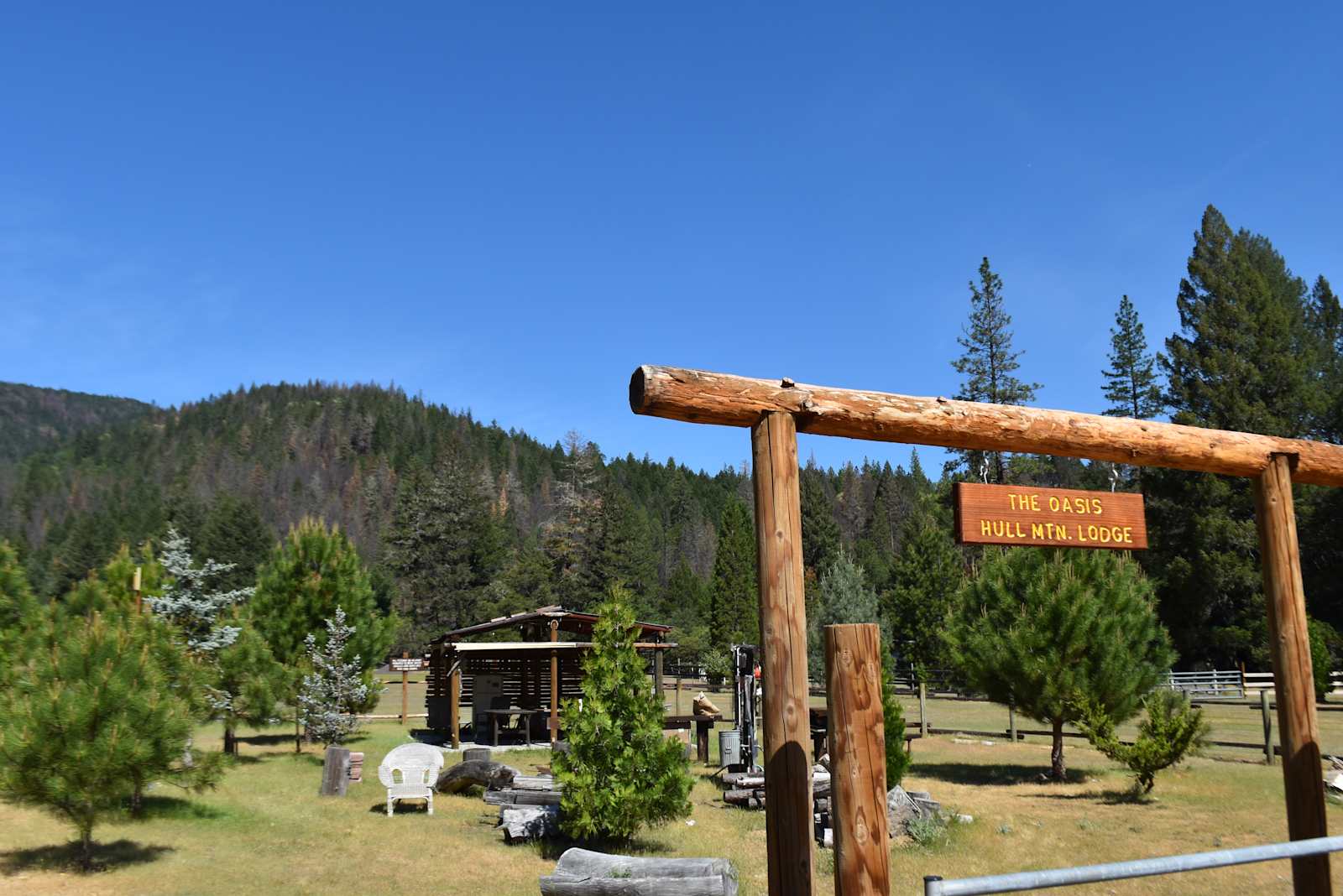 Hull Mt. Cabins - Potter Valley, California - glamping.directory