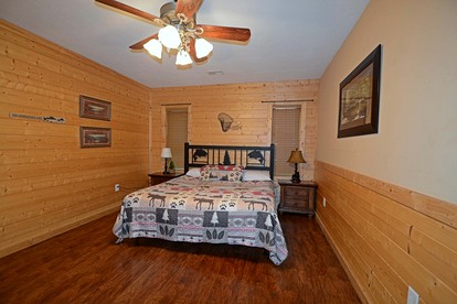 Fully-Equipped Cabin Rental in Tennessee, Perfect for Large Group Glamping in the Mountains - Sevierville, Tennessee - glamping.directory