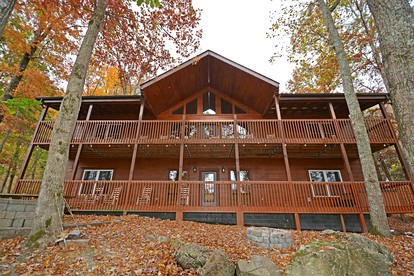 Fully-Equipped Cabin Rental in Tennessee, Perfect for Large Group Glamping in the Mountains - glamping.directory