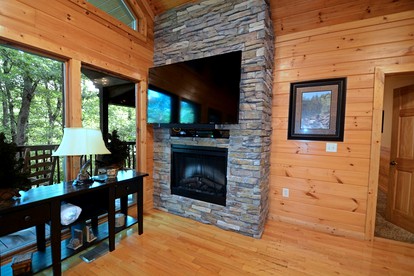 Fully-Equipped Cabin Rental in Tennessee, Perfect for Large Group Glamping in the Mountains - Sevierville, Tennessee - glamping.directory