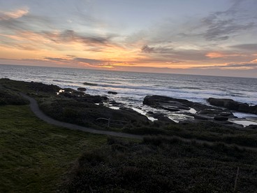 Rustic Beachfront Escape with Fireplace, Views & Pet-Friendly Stay in Florence, Oregon - Florence, Oregon - glamping.directory