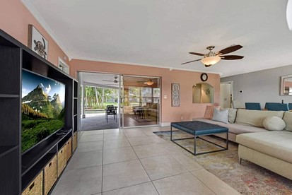 Modern Waterfront Home with Pool, Tesla EV Charger & Canal Fishing near Lauderdale-by-the-Sea Beach, Oakland Park Florida - Oakland Park, Florida - glamping.directory