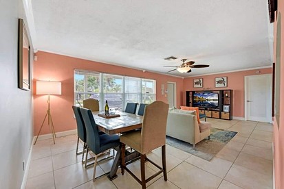 Modern Waterfront Home with Pool, Tesla EV Charger & Canal Fishing near Lauderdale-by-the-Sea Beach, Oakland Park Florida - Oakland Park, Florida - glamping.directory