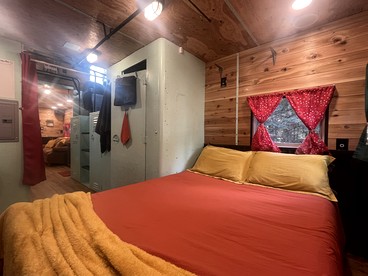 Incredible Remodeled Caboose, Pet-Friendly and Central to Outdoor Activities for an Amazing Family Getaway in Sandpoint, Idaho - Sandpoint, Idaho - glamping.directory