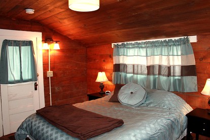 Peaceful Cabin Staycation Rental near Yellowstone National Park, Wyoming - Cody, Wyoming - glamping.directory